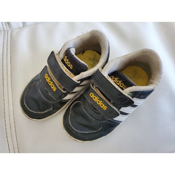 Baby adidas shoes - Picture 3 of 6